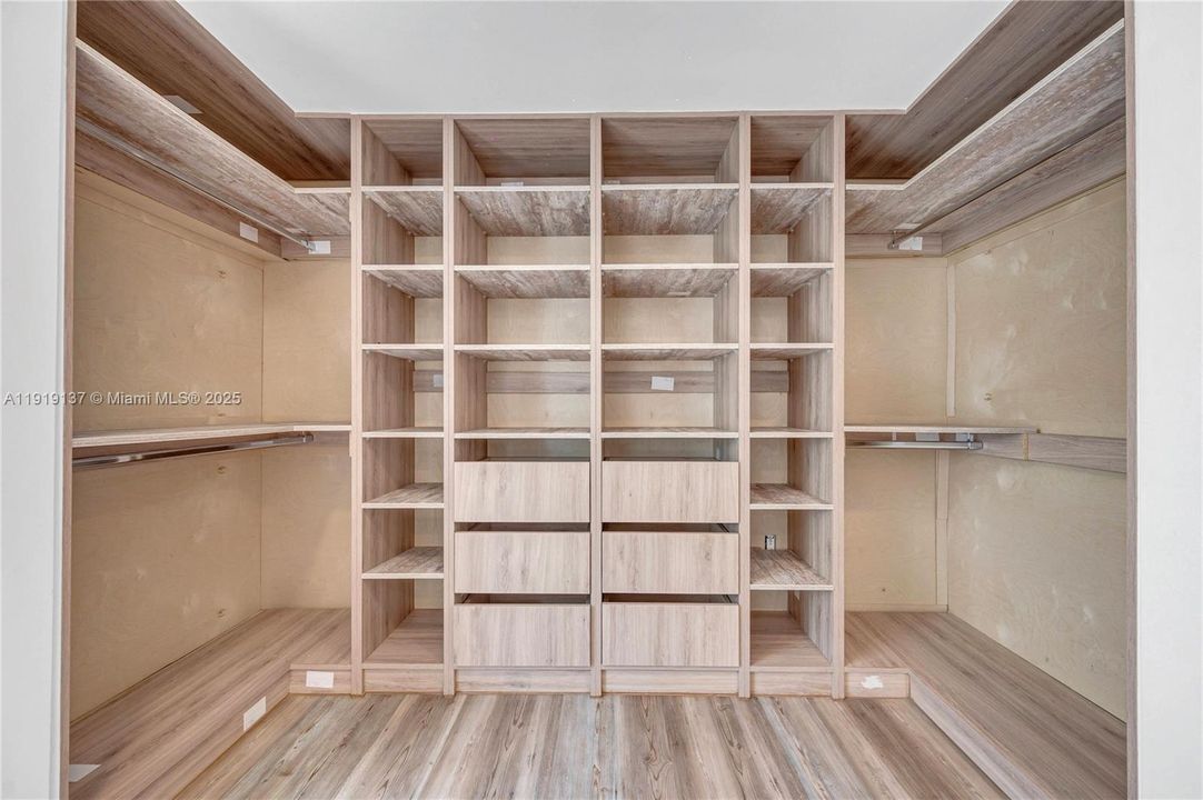 待售: $979,000 (5 贝兹, 3 浴室, 2768 平方英尺)