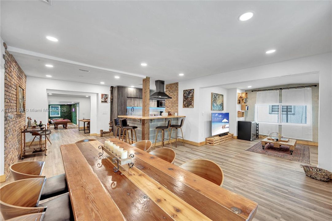 待售: $979,000 (5 贝兹, 3 浴室, 2768 平方英尺)