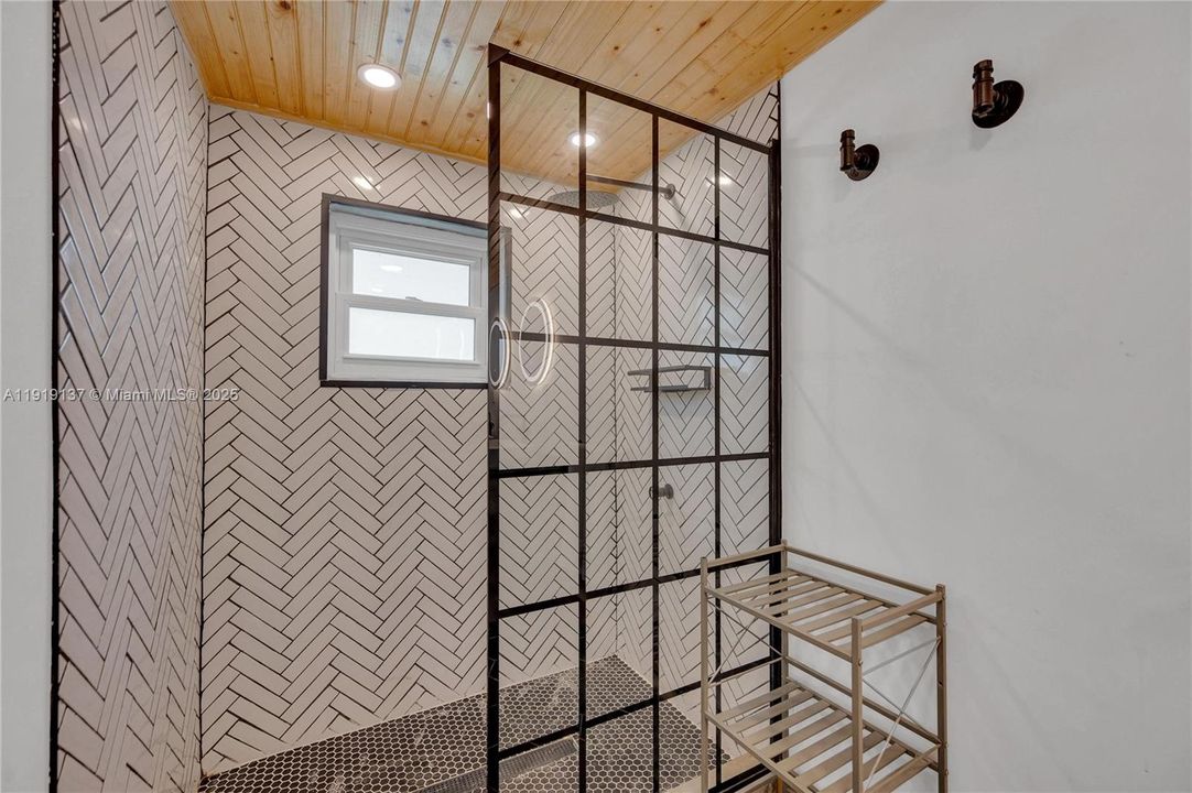 待售: $979,000 (5 贝兹, 3 浴室, 2768 平方英尺)