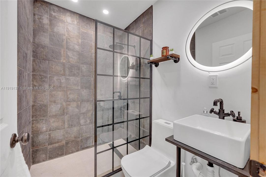 待售: $979,000 (5 贝兹, 3 浴室, 2768 平方英尺)