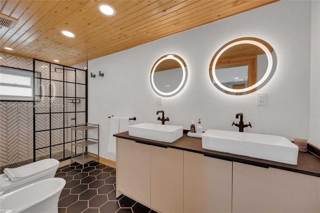 待售: $979,000 (5 贝兹, 3 浴室, 2768 平方英尺)