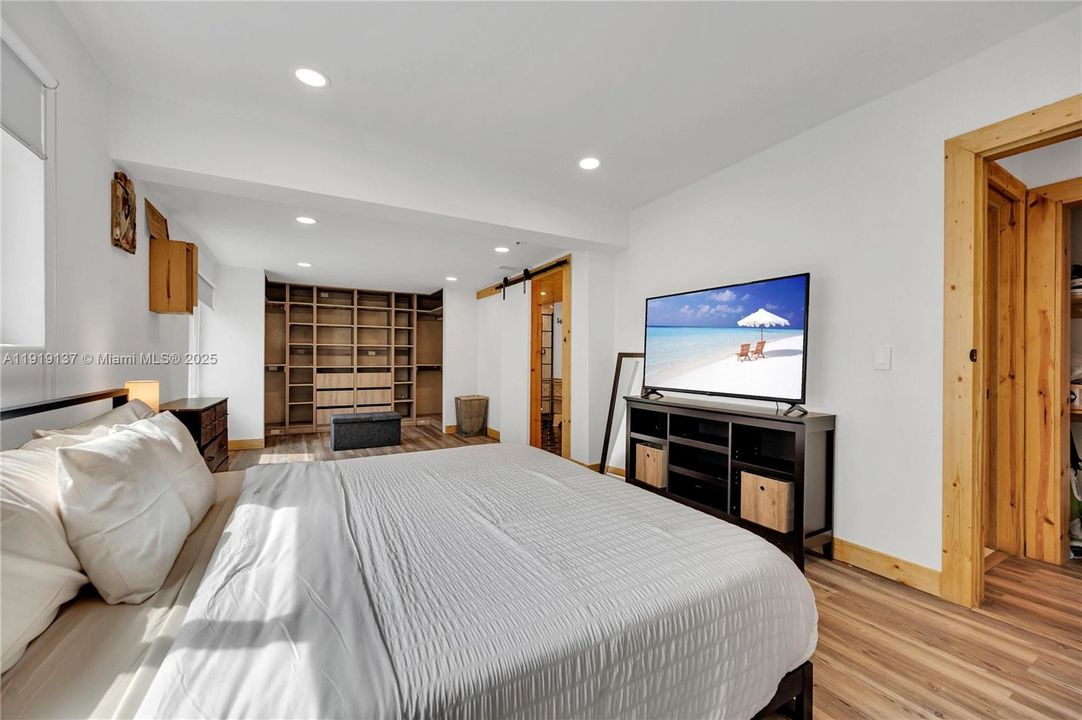 待售: $979,000 (5 贝兹, 3 浴室, 2768 平方英尺)