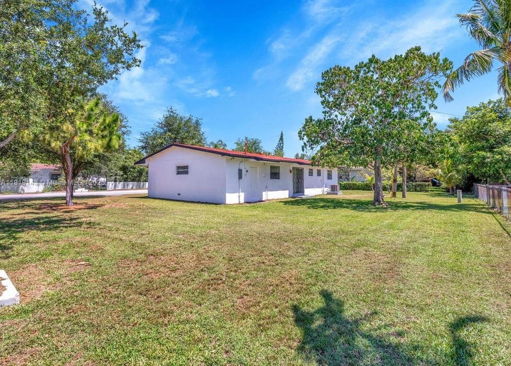 En Renta: $5,600 (5 camas, 2 baños, 1271 Pies cuadrados)