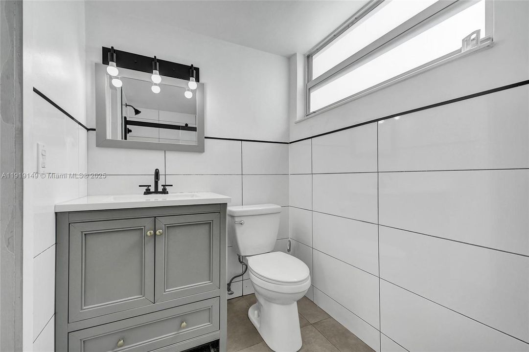 На продажу: $339,000 (1 спален, 1 ванн, 600 Квадратных фут)