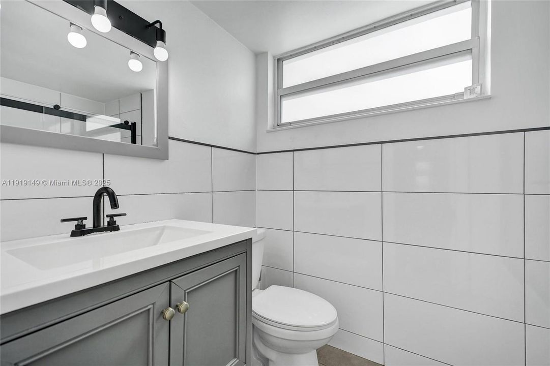 На продажу: $339,000 (1 спален, 1 ванн, 600 Квадратных фут)