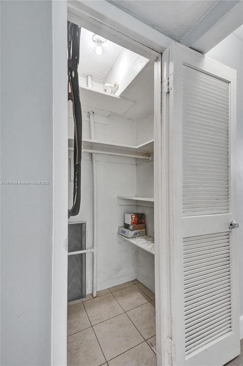 На продажу: $339,000 (1 спален, 1 ванн, 600 Квадратных фут)