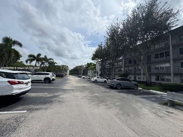 待售: $115,500 (1 贝兹, 1 浴室, 685 平方英尺)