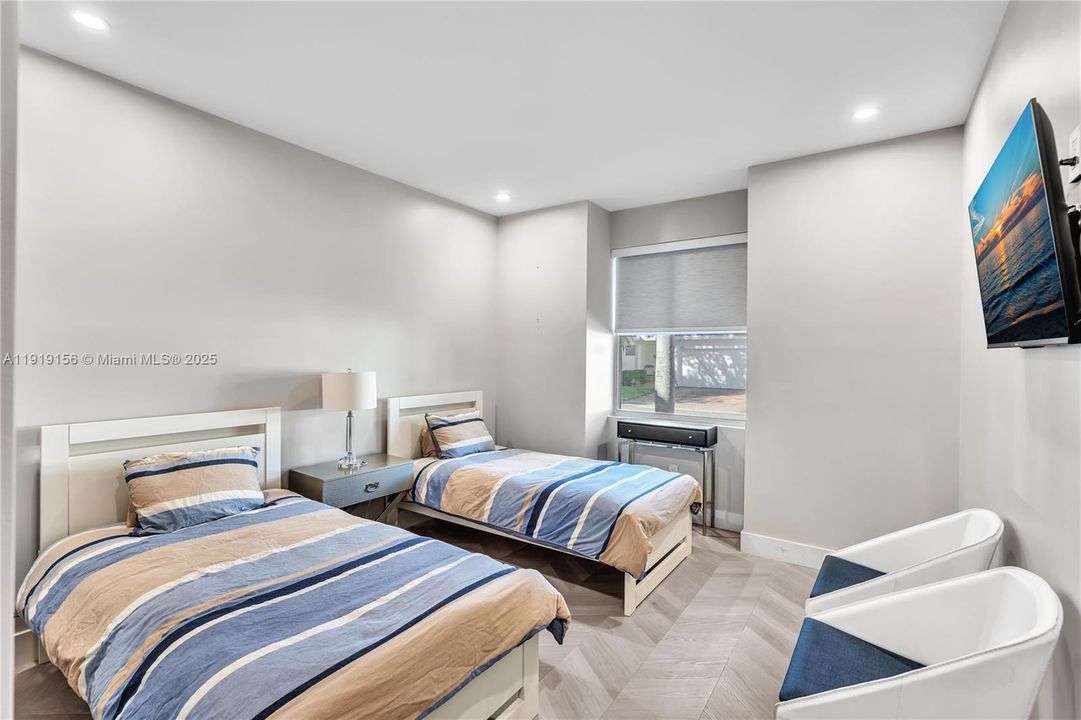 For Sale: $1,560,000 (4 beds, 3 baths, 2436 Square Feet)