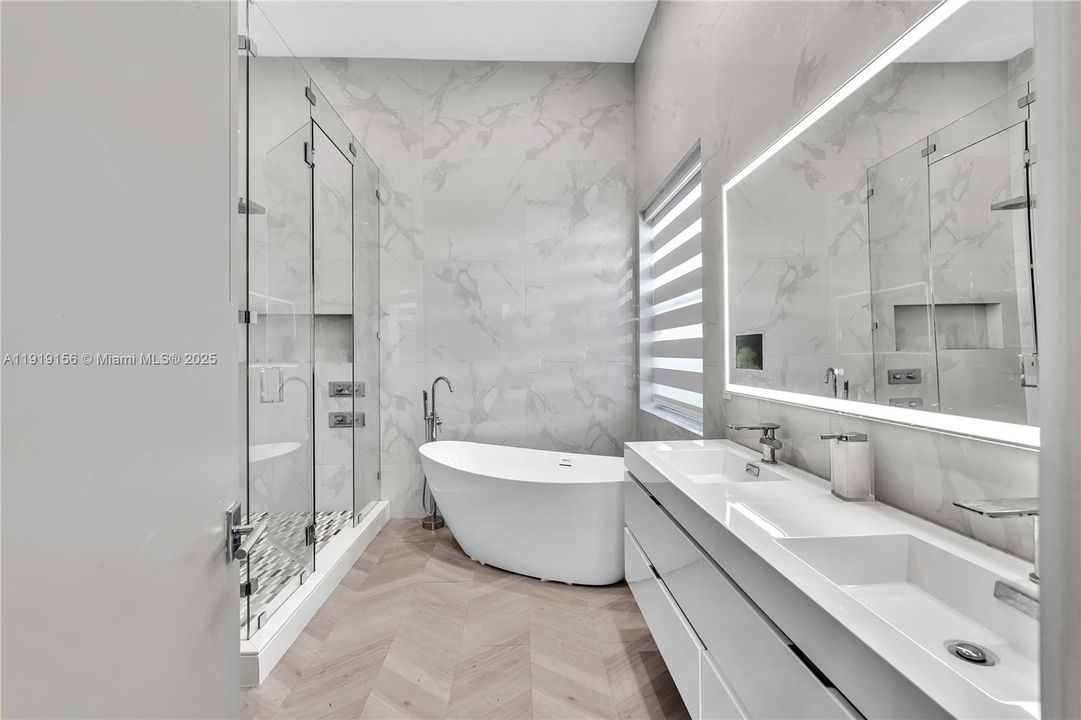 For Sale: $1,560,000 (4 beds, 3 baths, 2436 Square Feet)