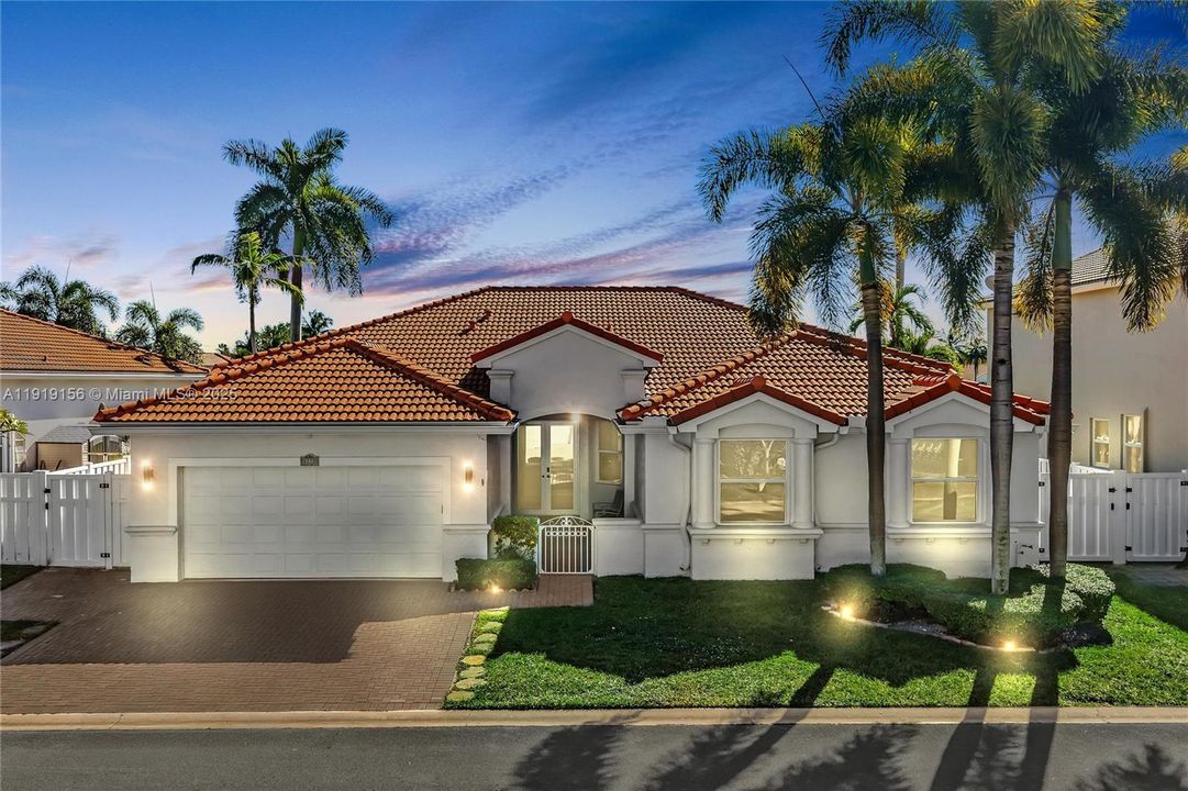 For Sale: $1,560,000 (4 beds, 3 baths, 2436 Square Feet)