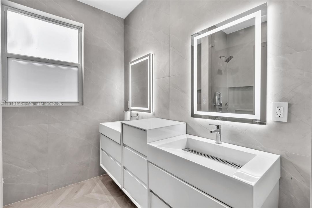 For Sale: $1,560,000 (4 beds, 3 baths, 2436 Square Feet)