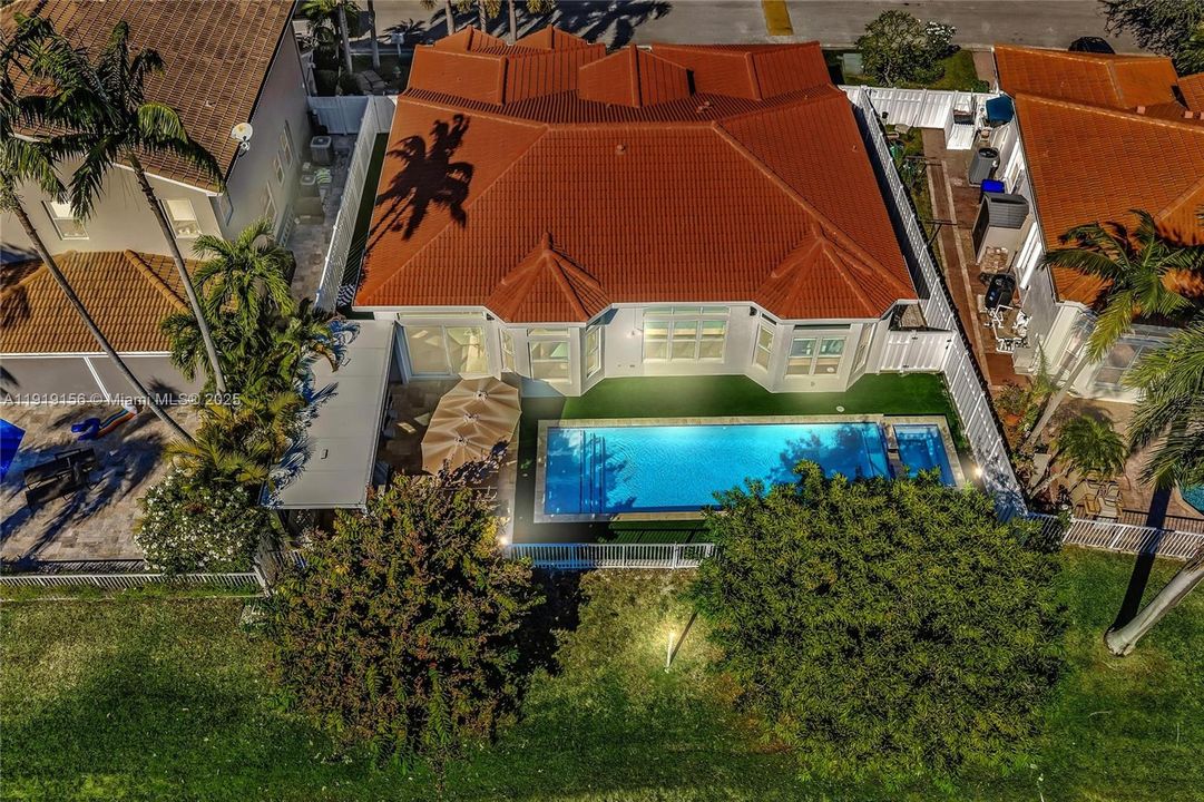 For Sale: $1,560,000 (4 beds, 3 baths, 2436 Square Feet)