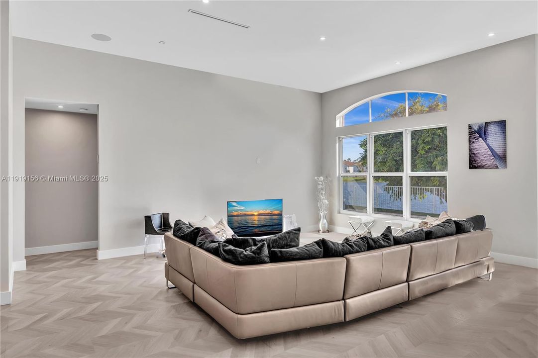 For Sale: $1,560,000 (4 beds, 3 baths, 2436 Square Feet)