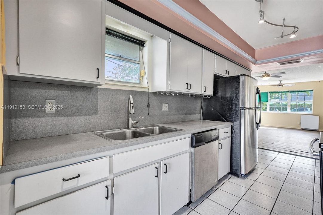 For Rent: $3,500 (3 beds, 2 baths, 1743 Square Feet)