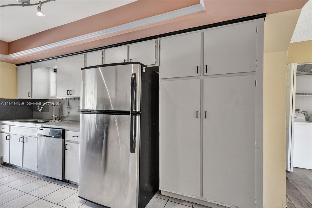 For Rent: $3,500 (3 beds, 2 baths, 1743 Square Feet)