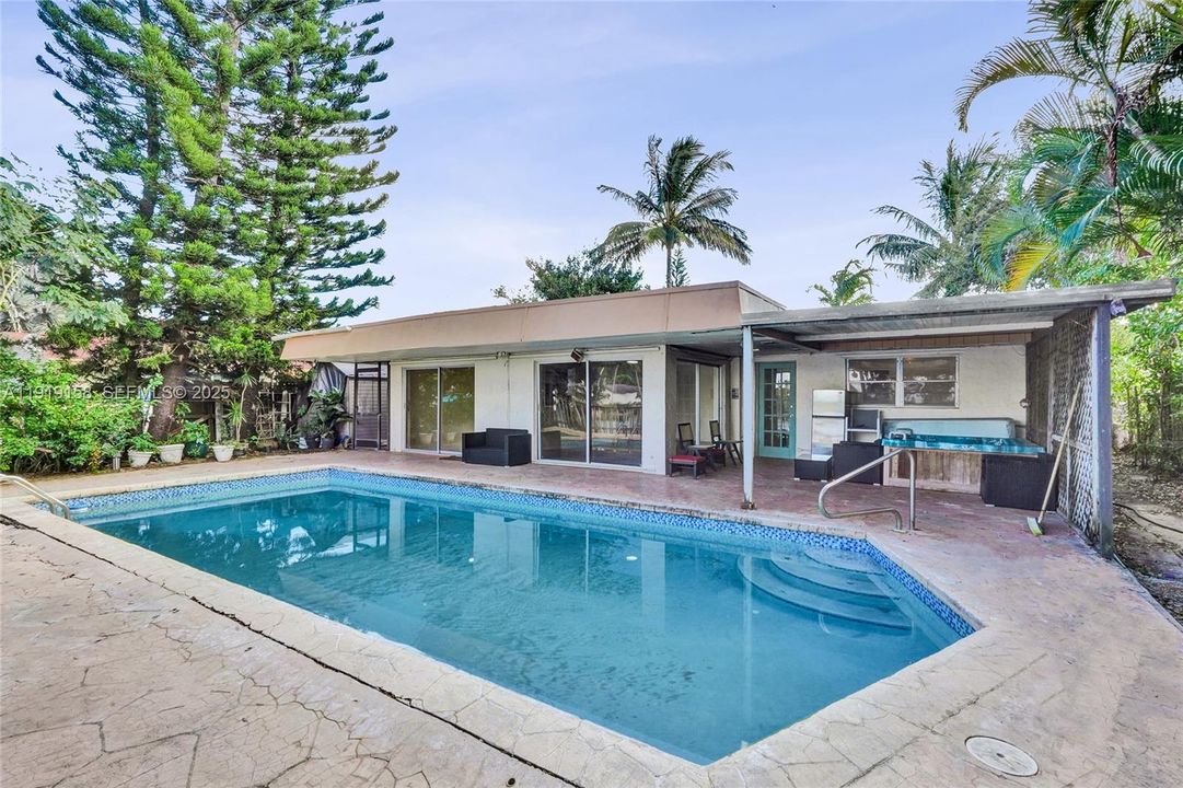 For Rent: $3,500 (3 beds, 2 baths, 1743 Square Feet)