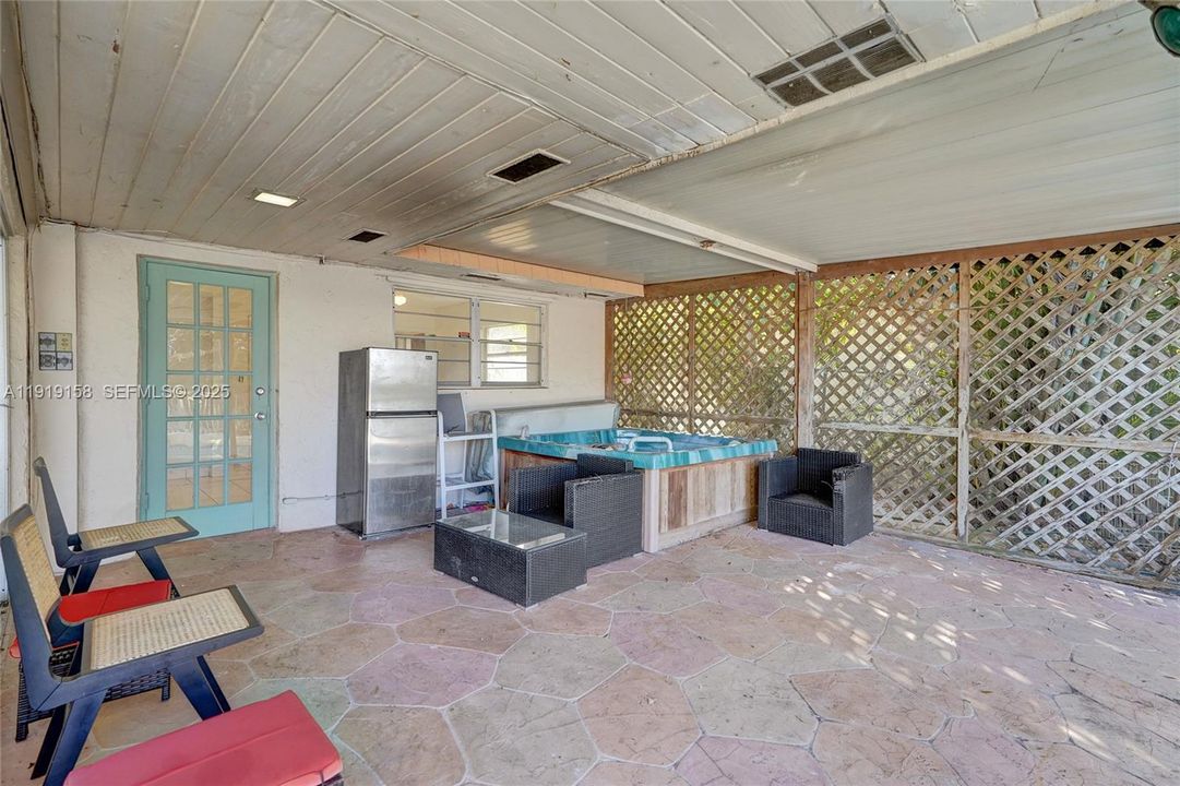 For Rent: $3,500 (3 beds, 2 baths, 1743 Square Feet)