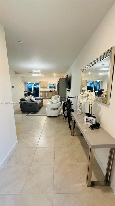 На продажу: $410,000 (3 спален, 3 ванн, 1376 Квадратных фут)