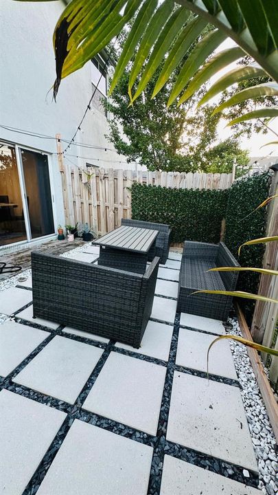 На продажу: $410,000 (3 спален, 3 ванн, 1376 Квадратных фут)