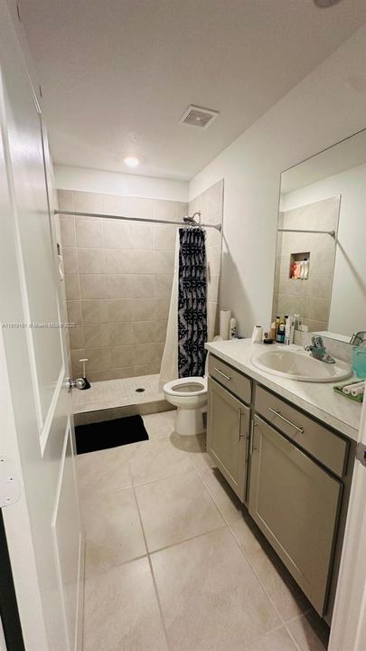 На продажу: $410,000 (3 спален, 3 ванн, 1376 Квадратных фут)