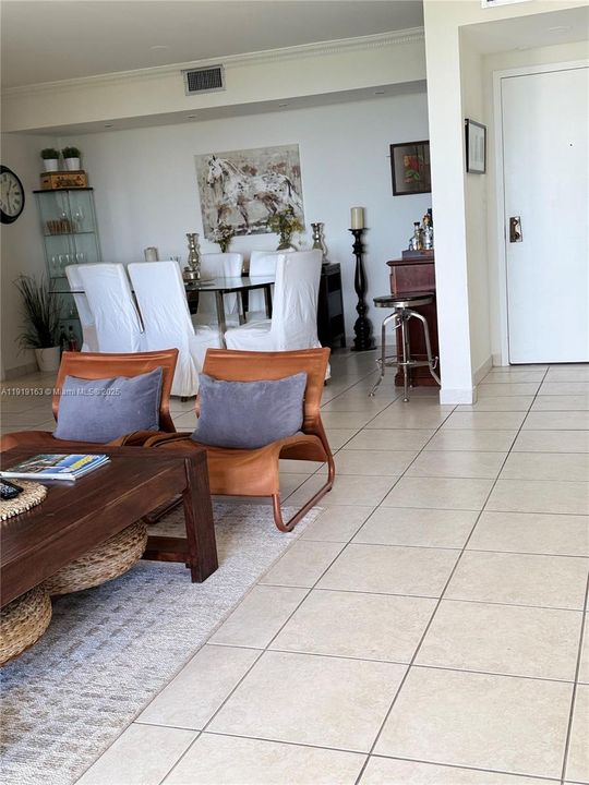 На продажу: $995,000 (2 спален, 2 ванн, 1409 Квадратных фут)