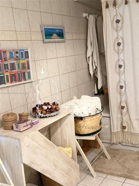 На продажу: $995,000 (2 спален, 2 ванн, 1409 Квадратных фут)