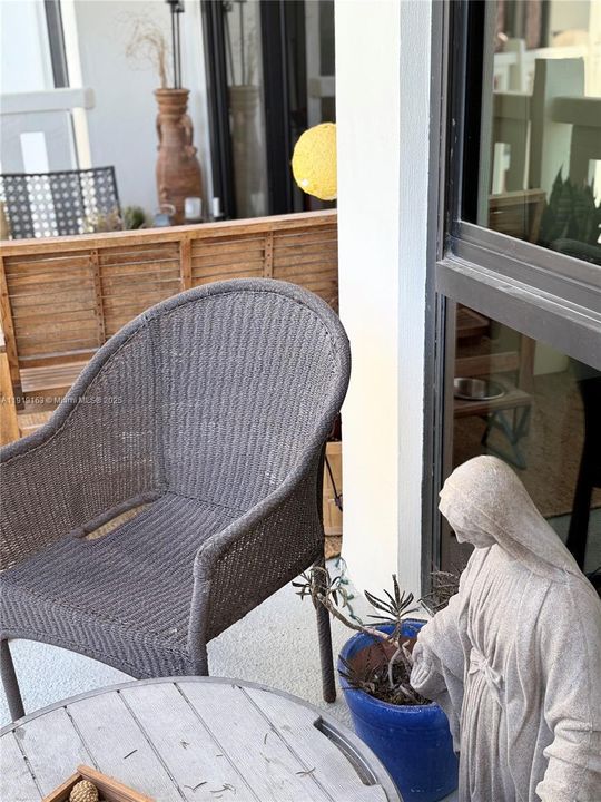 На продажу: $995,000 (2 спален, 2 ванн, 1409 Квадратных фут)