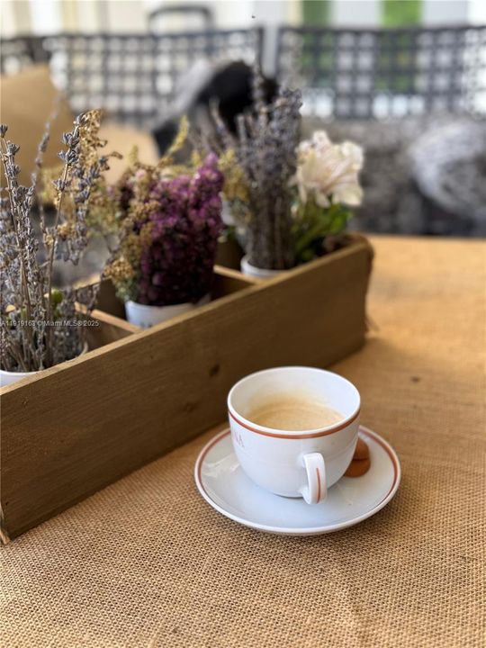 На продажу: $995,000 (2 спален, 2 ванн, 1409 Квадратных фут)