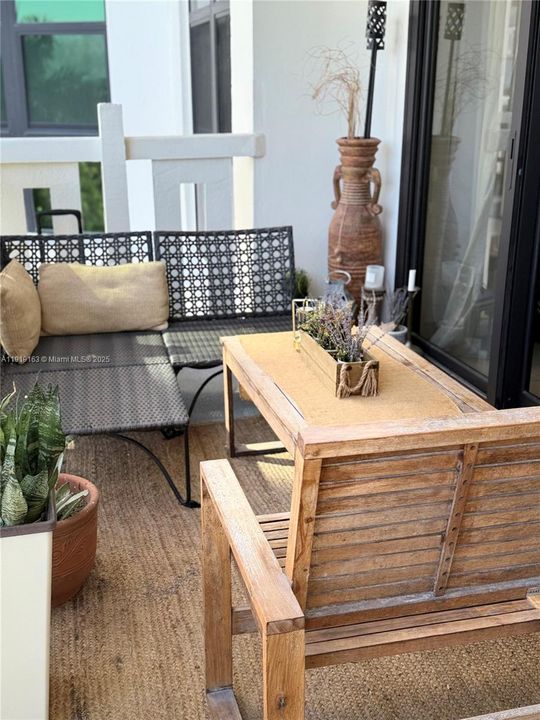 На продажу: $995,000 (2 спален, 2 ванн, 1409 Квадратных фут)