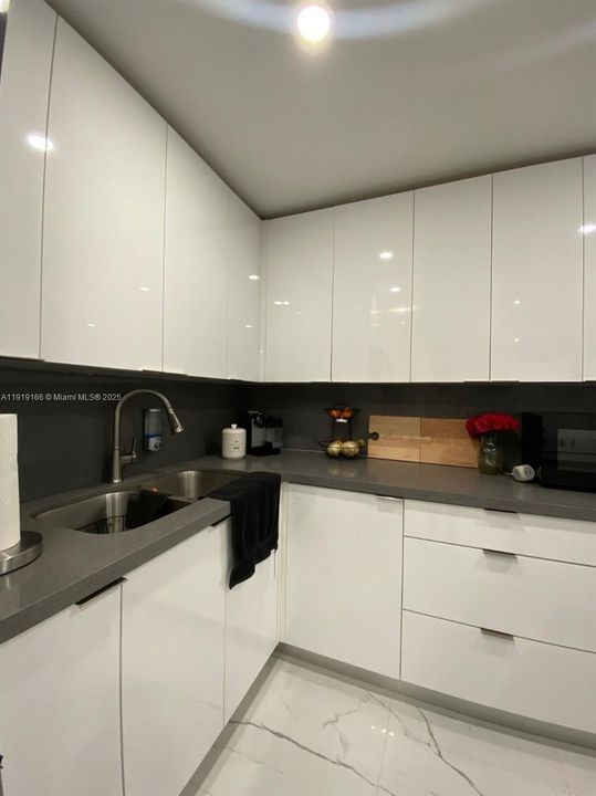 На продажу: $280,000 (1 спален, 1 ванн, 710 Квадратных фут)