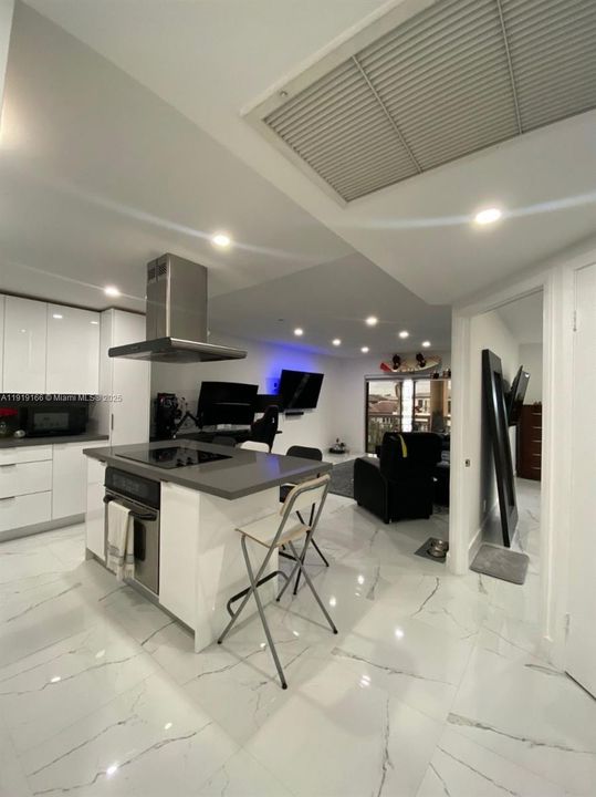 На продажу: $280,000 (1 спален, 1 ванн, 710 Квадратных фут)