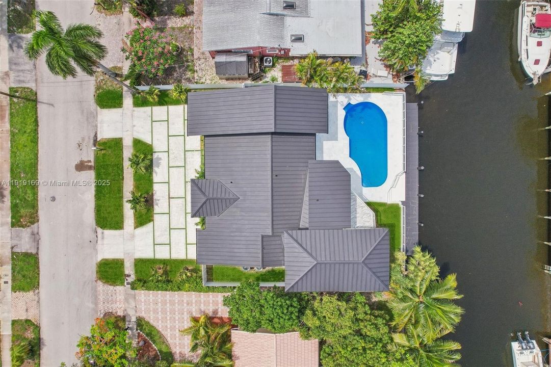 En Venta: $1,800,000 (5 camas, 4 baños, 2985 Pies cuadrados)