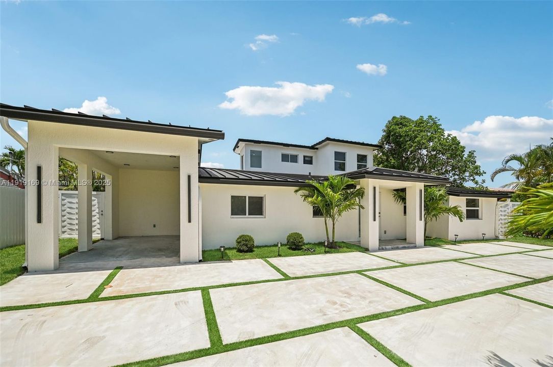 En Venta: $1,800,000 (5 camas, 4 baños, 2985 Pies cuadrados)