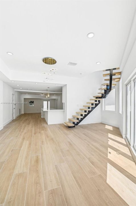 En Venta: $1,800,000 (5 camas, 4 baños, 2985 Pies cuadrados)