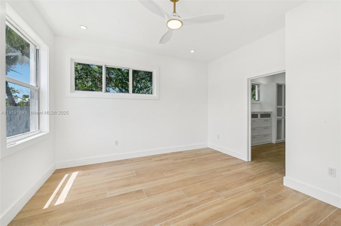 En Venta: $1,800,000 (5 camas, 4 baños, 2985 Pies cuadrados)