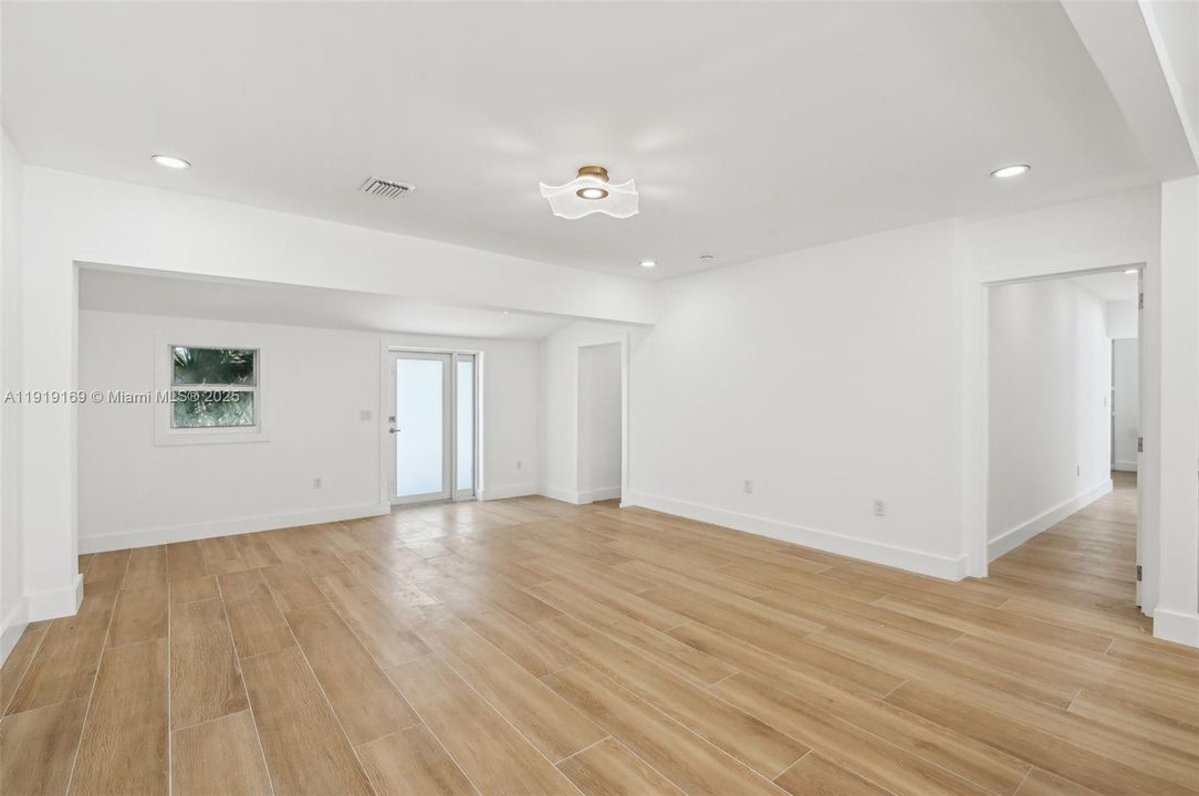 En Venta: $1,800,000 (5 camas, 4 baños, 2985 Pies cuadrados)