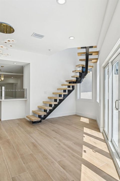 En Venta: $1,800,000 (5 camas, 4 baños, 2985 Pies cuadrados)