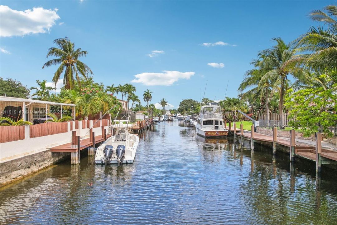 En Venta: $1,800,000 (5 camas, 4 baños, 2985 Pies cuadrados)