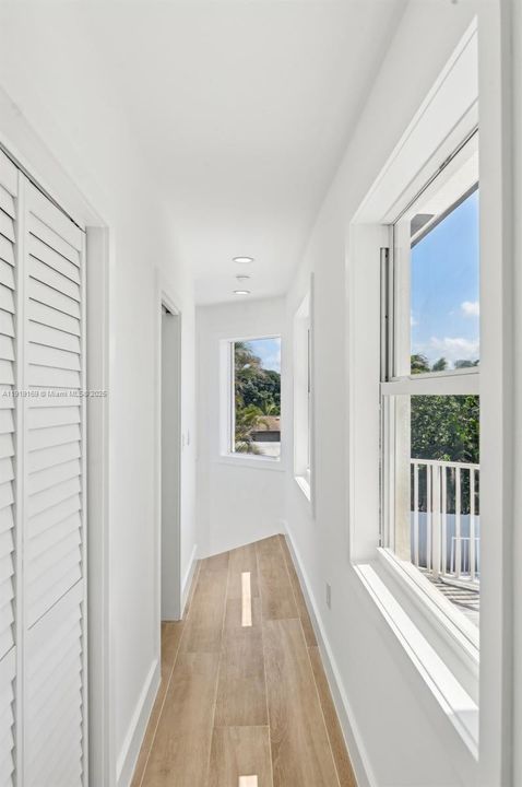 En Venta: $1,800,000 (5 camas, 4 baños, 2985 Pies cuadrados)