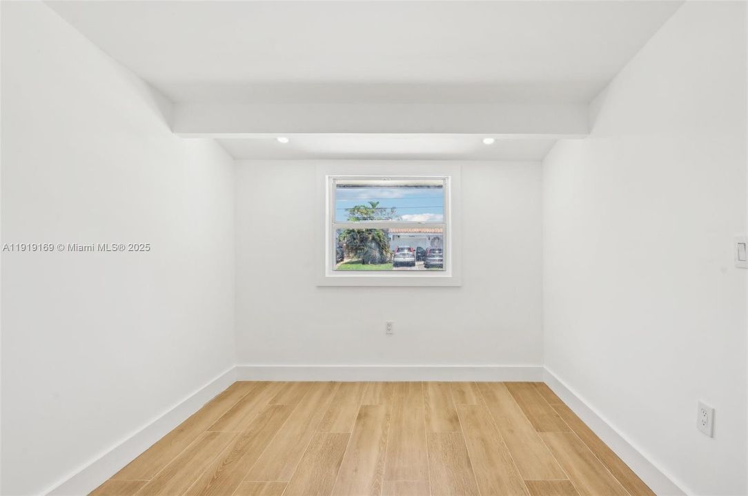 En Venta: $1,800,000 (5 camas, 4 baños, 2985 Pies cuadrados)