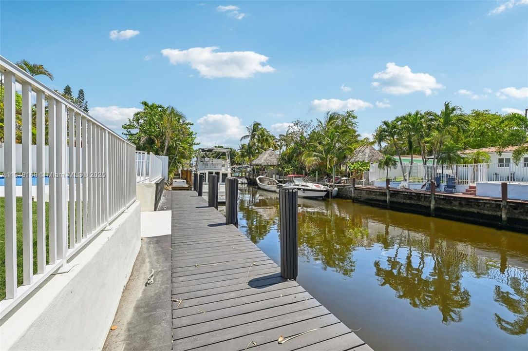 En Venta: $1,800,000 (5 camas, 4 baños, 2985 Pies cuadrados)