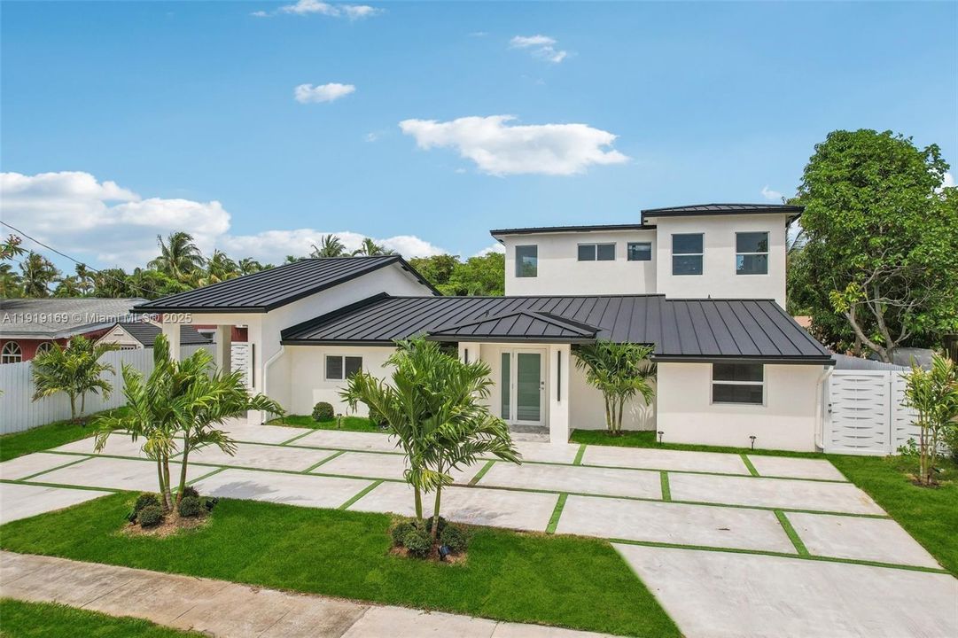 En Venta: $1,800,000 (5 camas, 4 baños, 2985 Pies cuadrados)