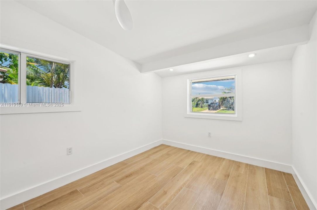 En Venta: $1,800,000 (5 camas, 4 baños, 2985 Pies cuadrados)