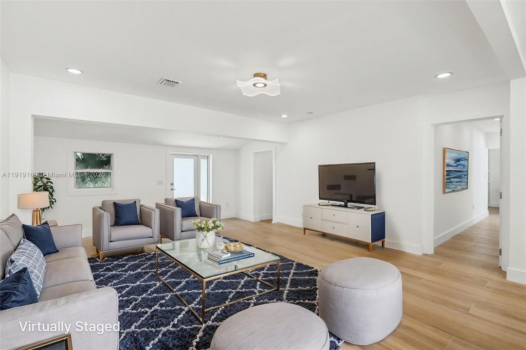 Photo digitally furnished