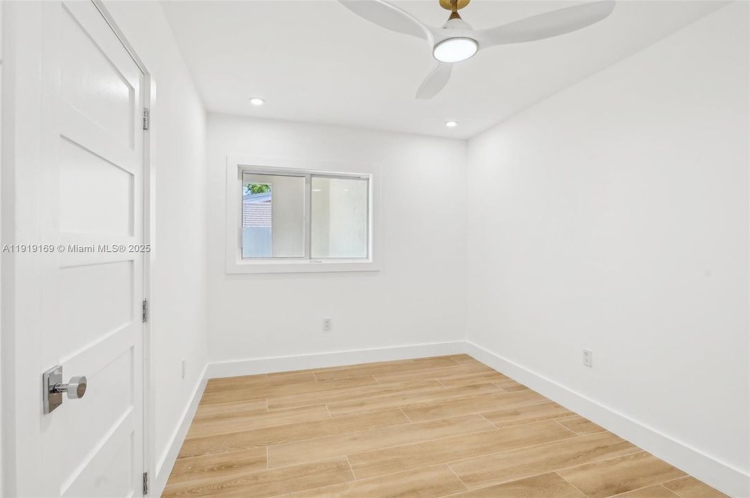 En Venta: $1,800,000 (5 camas, 4 baños, 2985 Pies cuadrados)