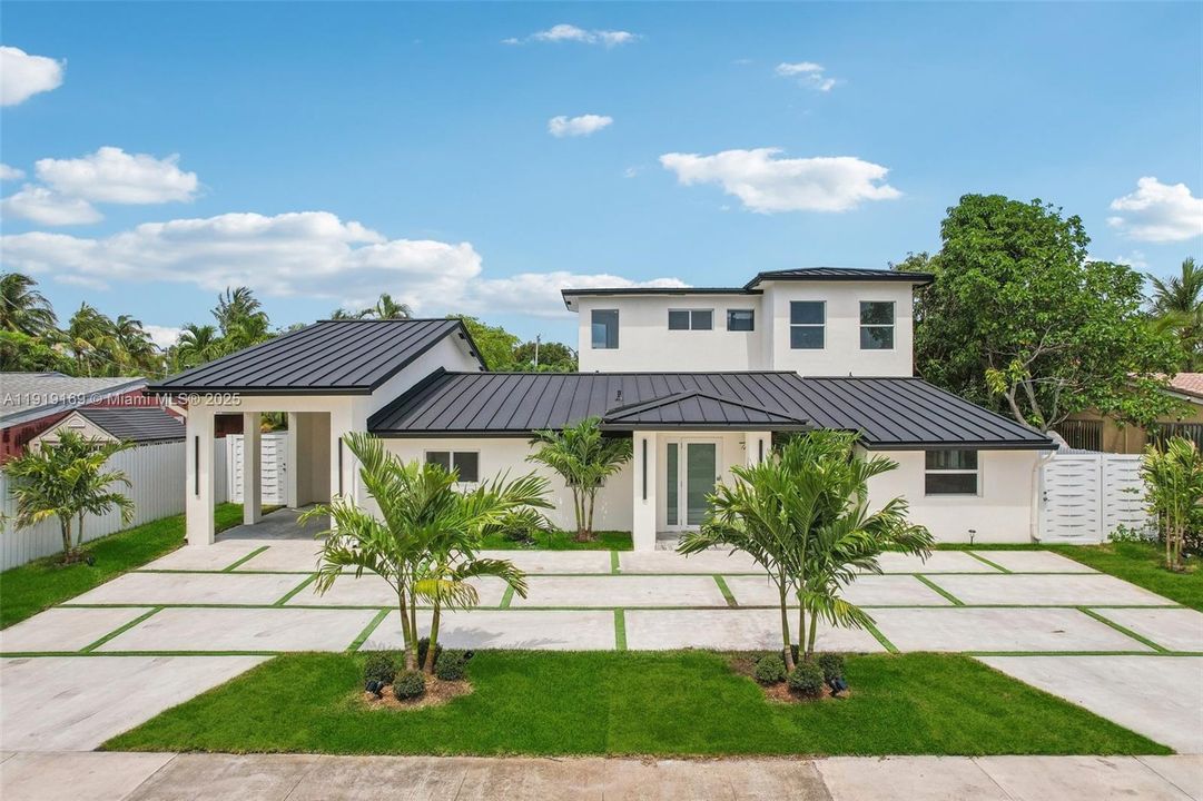 En Venta: $1,800,000 (5 camas, 4 baños, 2985 Pies cuadrados)