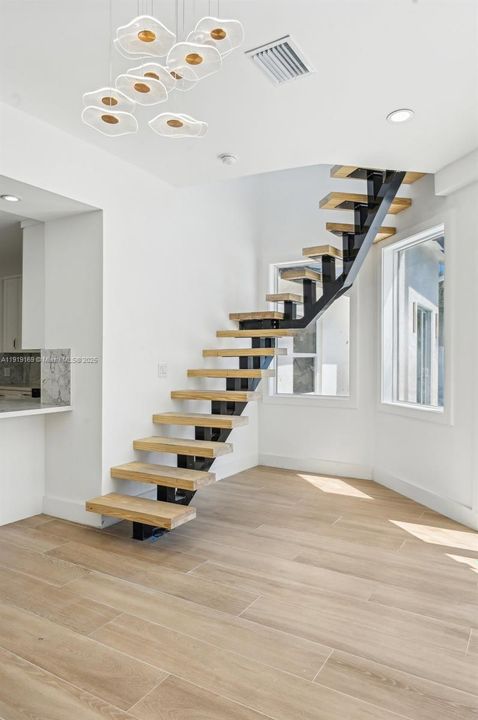 En Venta: $1,800,000 (5 camas, 4 baños, 2985 Pies cuadrados)