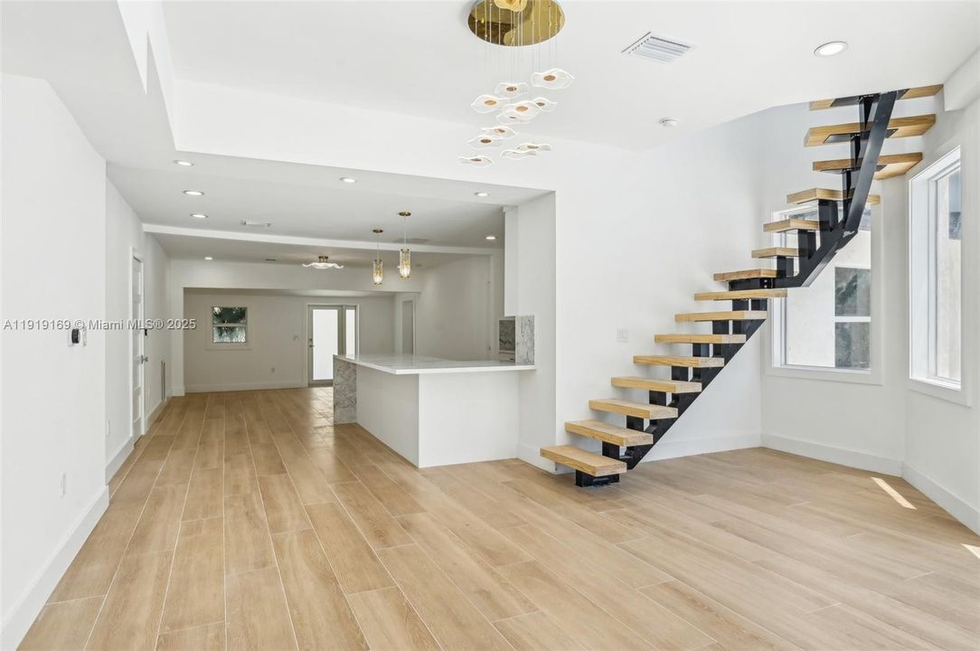 En Venta: $1,800,000 (5 camas, 4 baños, 2985 Pies cuadrados)