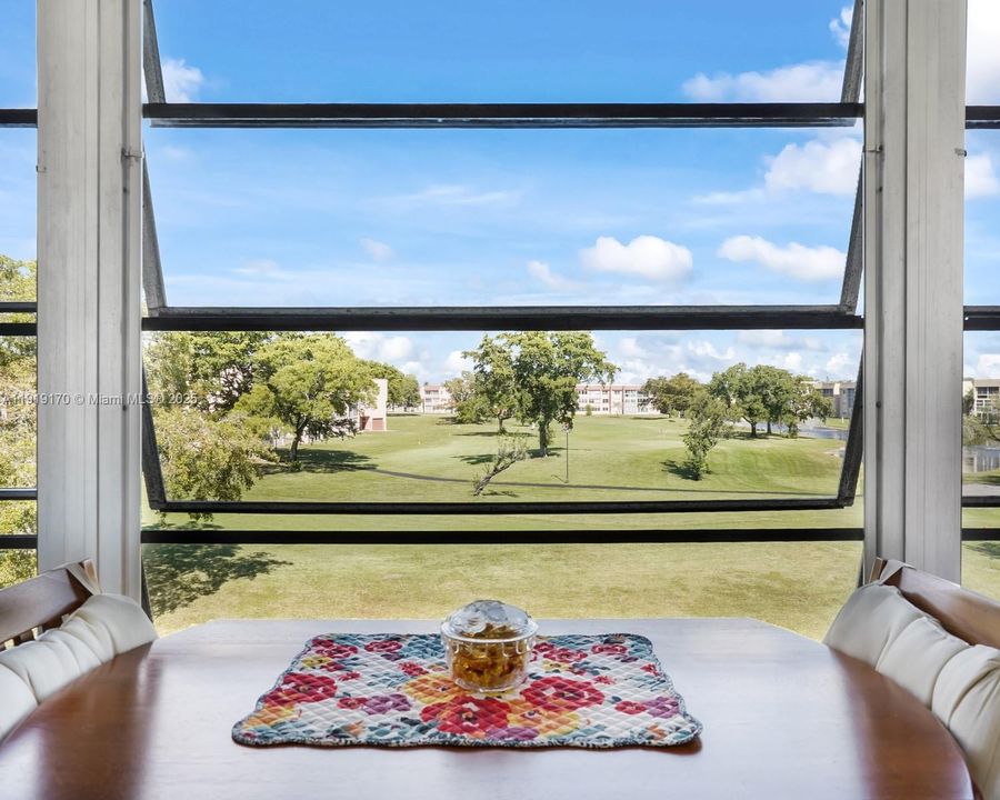 待售: $124,900 (1 贝兹, 1 浴室, 750 平方英尺)