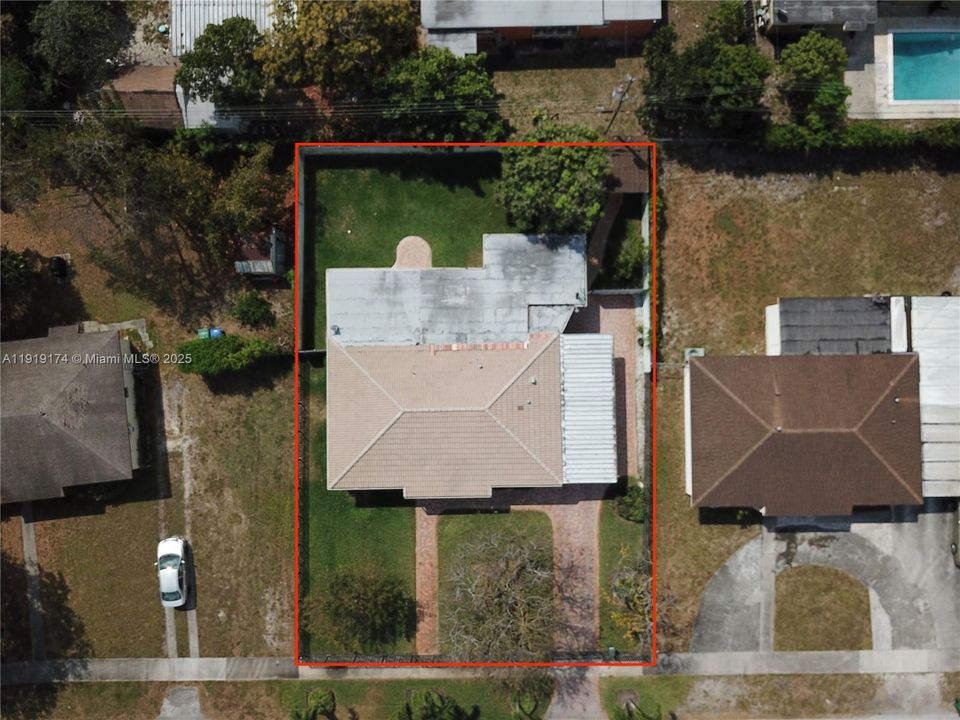 合同活跃: $3,500 (4 贝兹, 2 浴室, 1658 平方英尺)